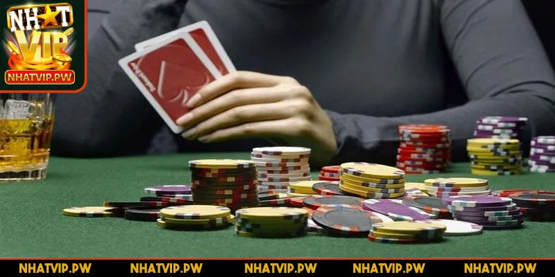 Không nên cược quá lớn khi chơi đánh Liêng trực tuyến